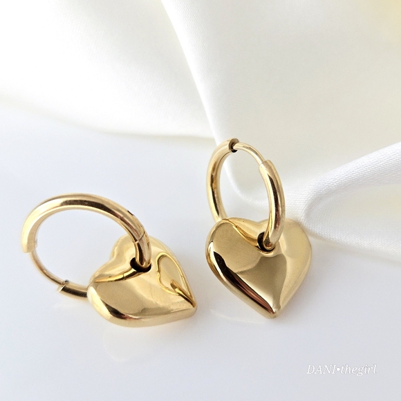 NEW Gold 2-in-1 Heart Charm Huggie Hoop Earrings - Picture 5 of 9